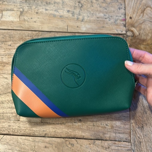 Qantas Airlines Business  Class Centenary 100 Years Amenity 1970s style - Picture 11 of 11